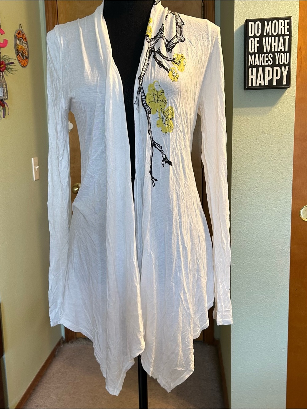 Romeo and Juliet couture white flowering branch design open front cardigan M